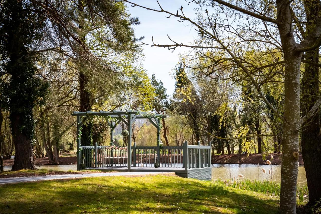 Villa The Vale Golf & Country Club à Bishampton Extérieur photo